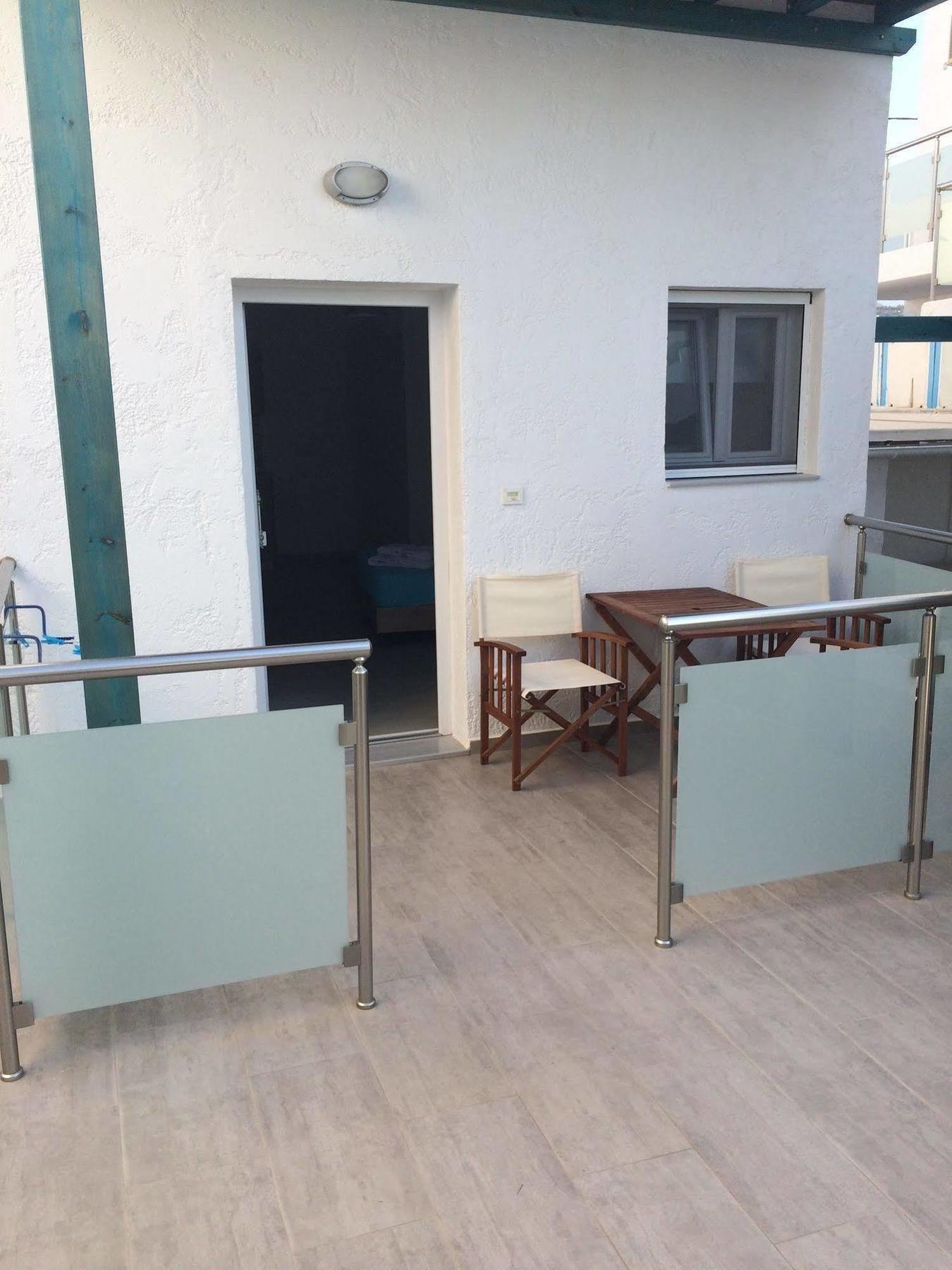 Socrates Apartmens & Restaurant 멜라토스 외부 사진