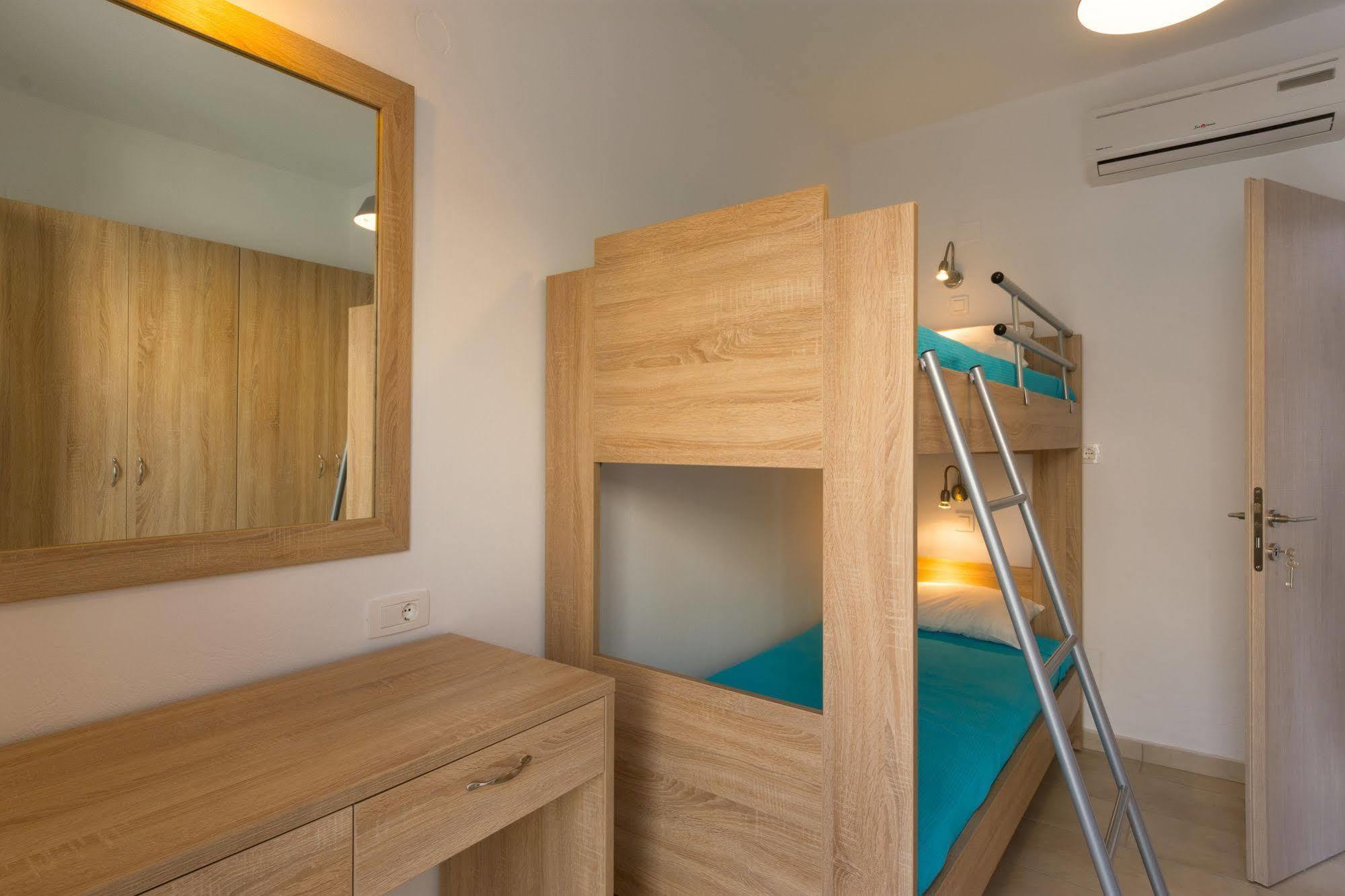 Socrates Apartmens & Restaurant 멜라토스 외부 사진