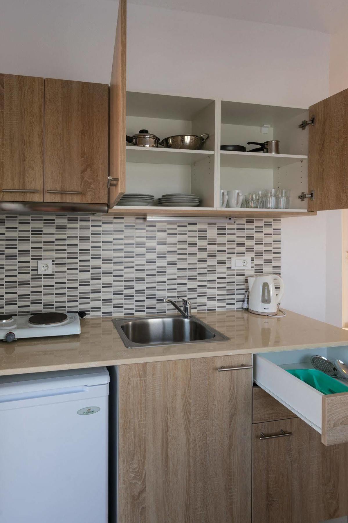 Socrates Apartmens & Restaurant 멜라토스 외부 사진